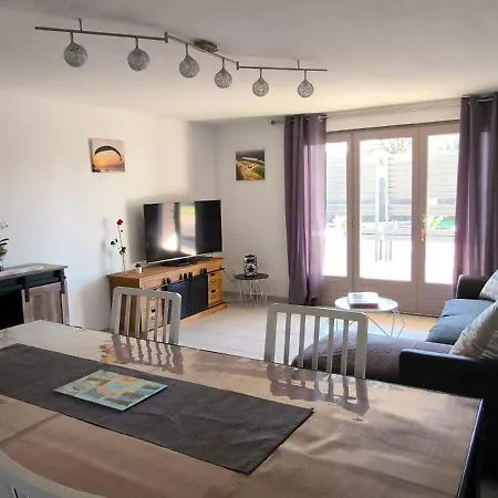 Cosy, Piscine, Terrain De Petanque, Velos, Entre Centre Et Holiday home *