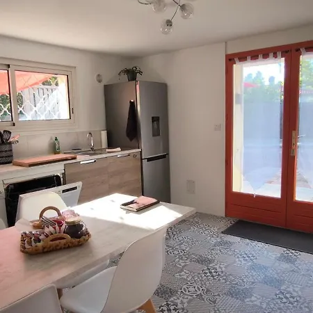 Cosy, Piscine, Terrain De Petanque, Velos, Entre Centre Et