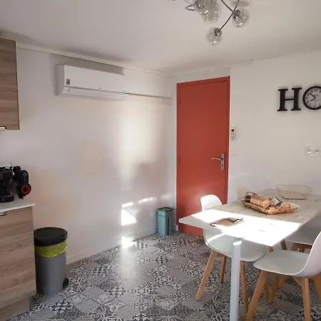 Cosy, Piscine, Terrain De Petanque, Velos, Entre Centre Et Holiday home *