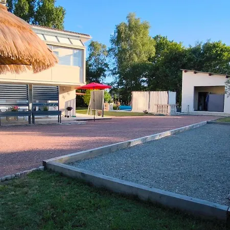 Holiday home Cosy, Piscine, Terrain De Petanque, Velos, Entre Centre Et *